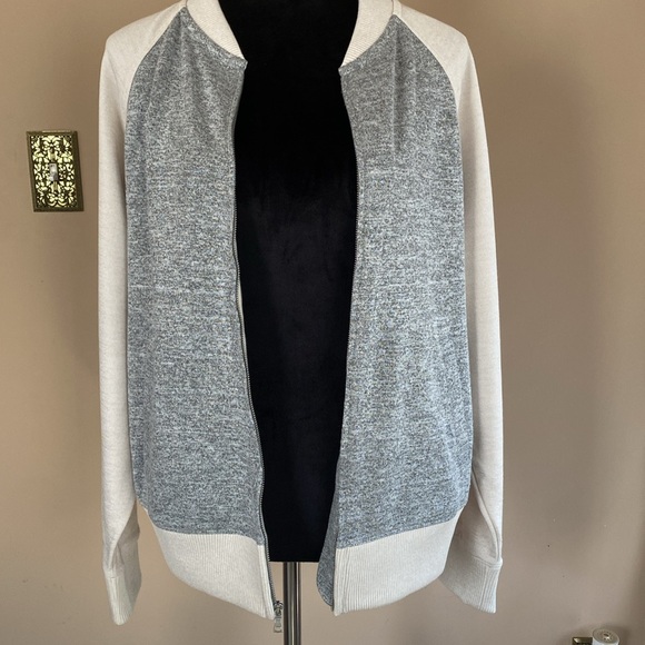 Jacket - Picture 3 of 4